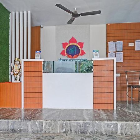 Oyo 7498 Hotel Aparajita Váránaszi Kültér fotó